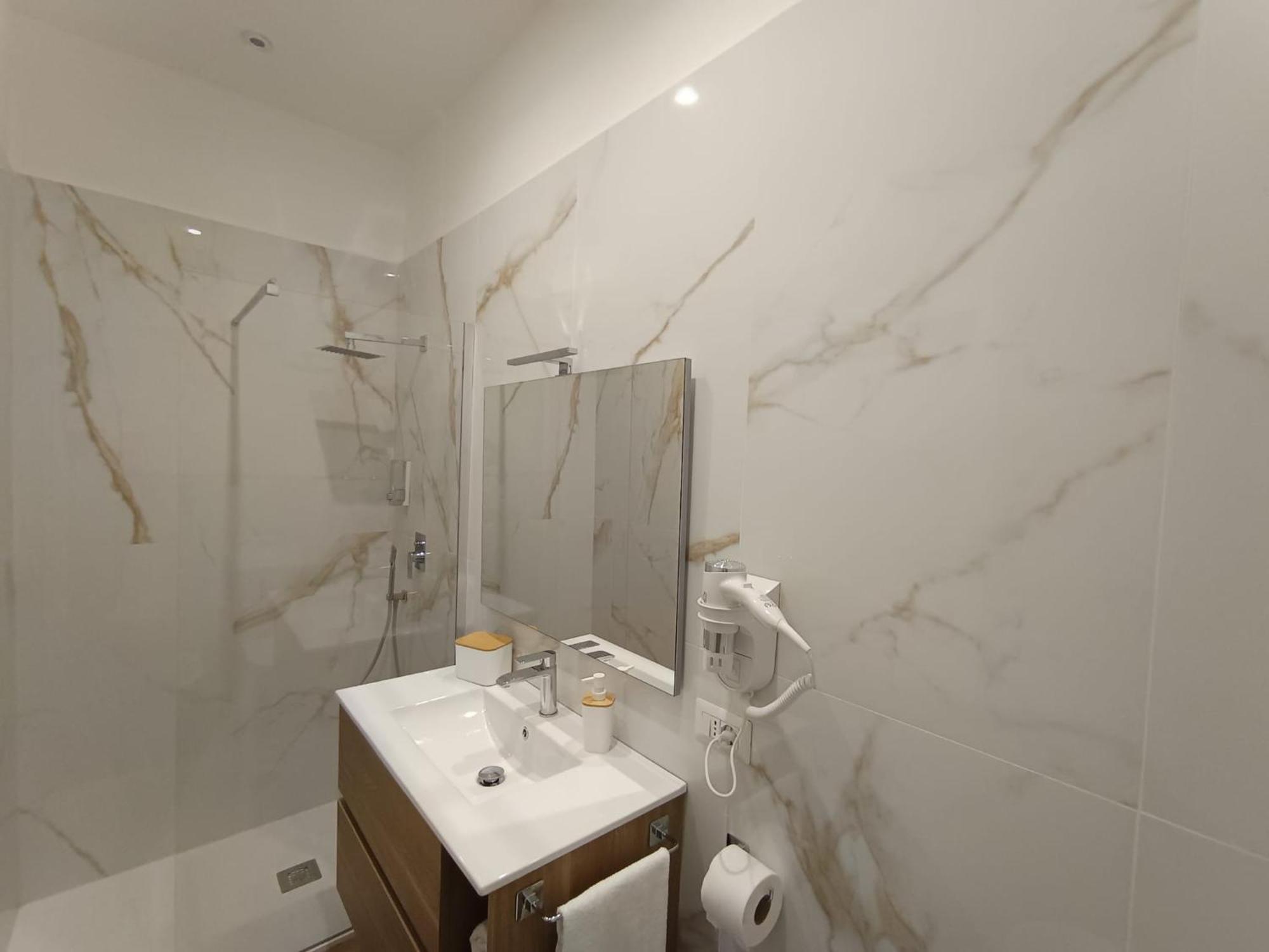 Апартаменты Dimora Crispi 70 Бари Экстерьер фото