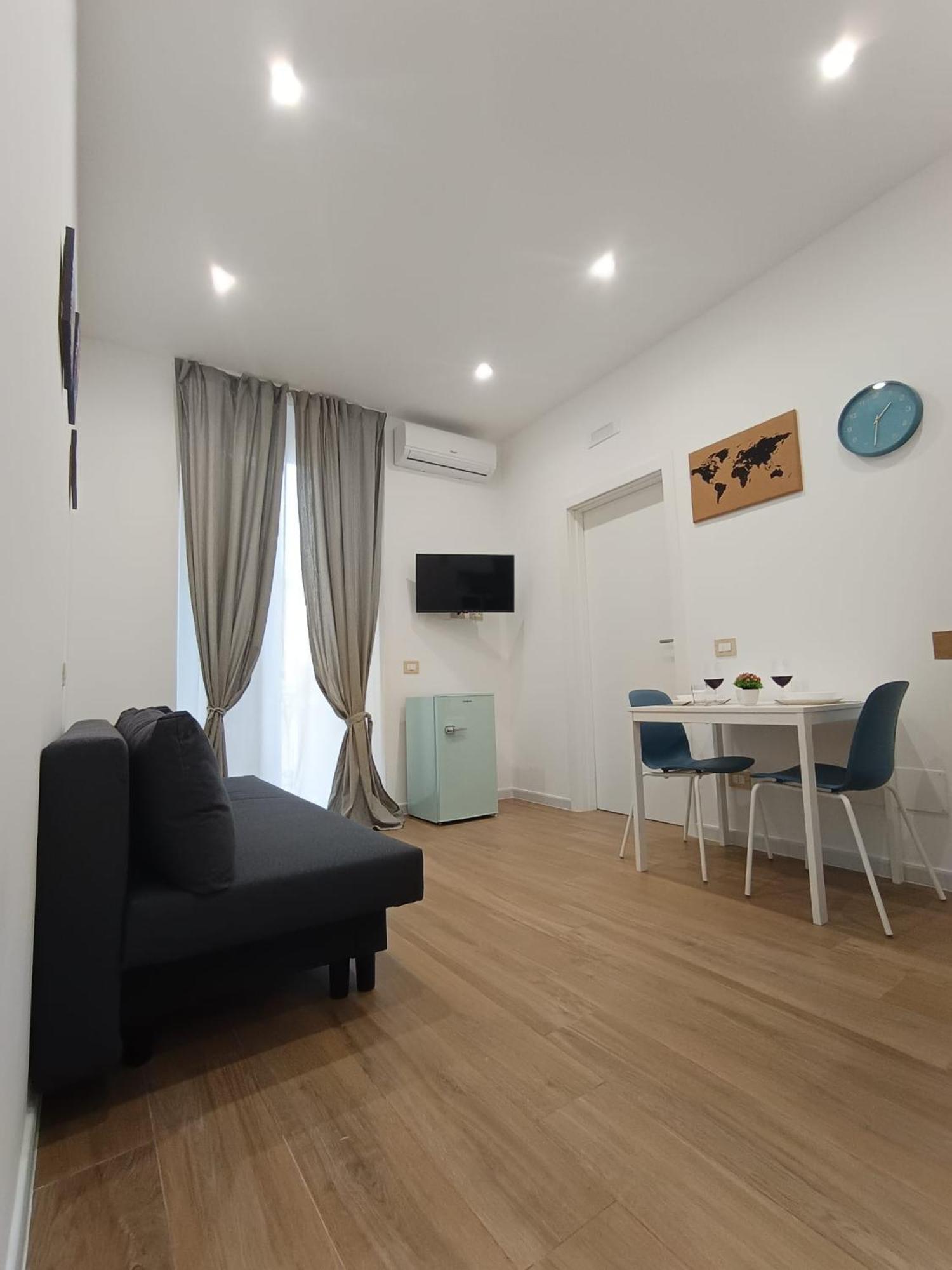 Апартаменты Dimora Crispi 70 Бари Экстерьер фото